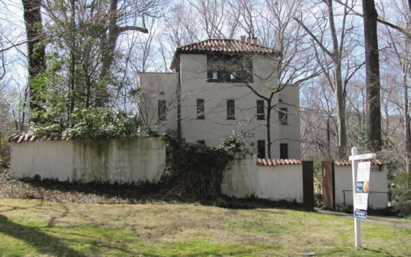 3020 Albemarle Street. (photos by Barbara D. Bates)