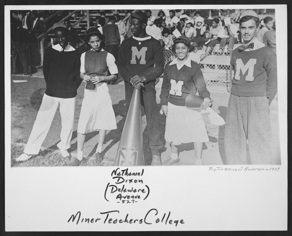 Miner_Teachers_College_cheerleaders